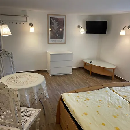 Wohnen Im Gruenen-souterrain 아파트 *