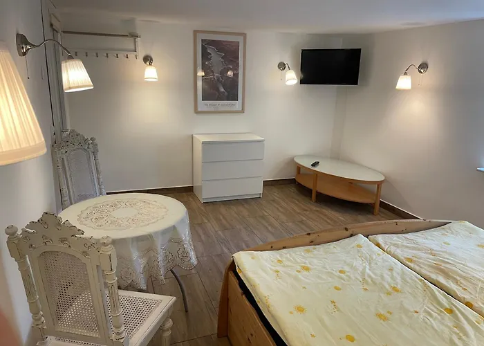 Wohnen Im Gruenen-souterrain 아파트 *