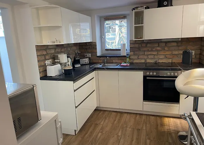 Wohnen Im Gruenen-souterrain 아파트 글리니케